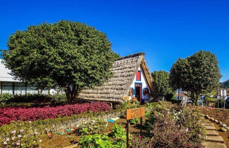 Voyage à Madère : une maison traditionnelle à Santana Akaoka