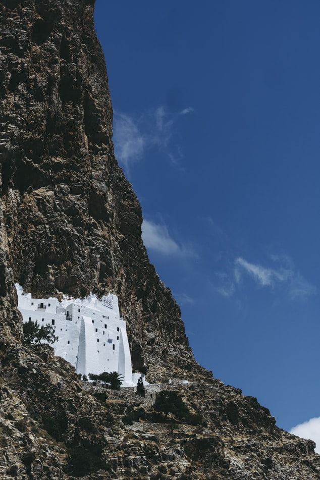 Randonnée Cyclades île Amorgos monastère de la Panagia Chozoviotissa Akaoka