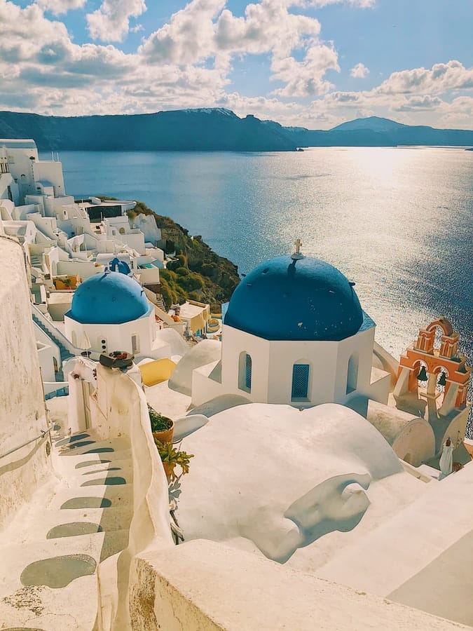 Voyage aux Cyclades village grec à Santorin Akaoka