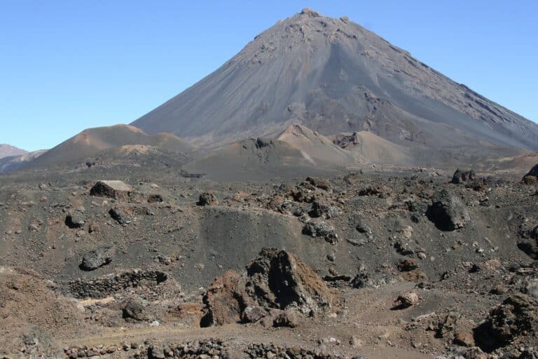 Trek au Cap Vert dans les montagnes et les volcans des îles Akaoka