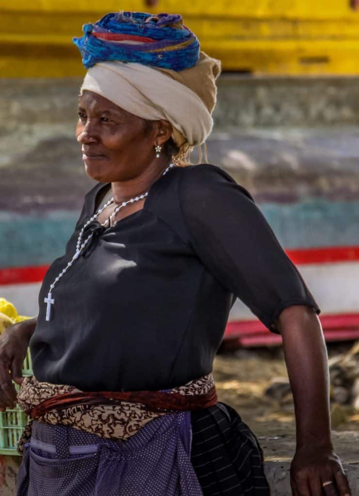 Voyage au Cap-Vert : rencontre d'une femme locale Akaoka