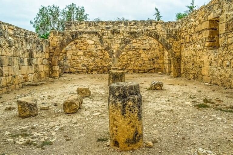 Voyage Chypre château en ruines Akaoka