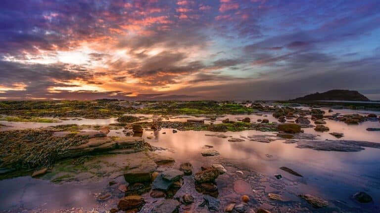 Coucher de soleil au bord de l'eau en Ecosse