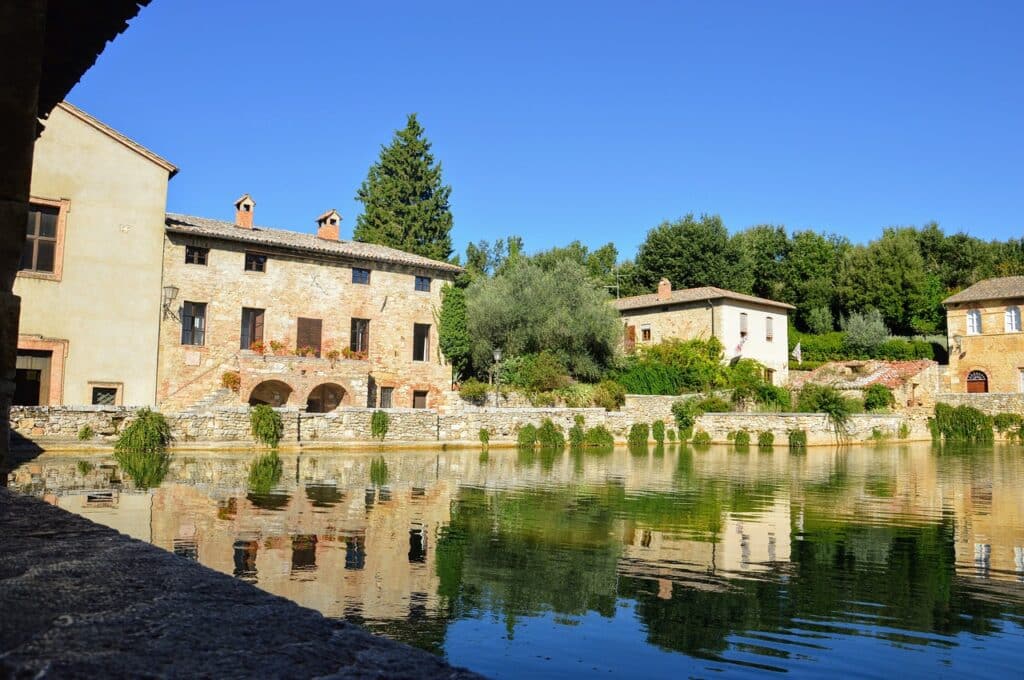 Voyage Italie village de la Toscane Akaoka