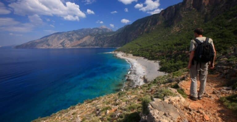 Randonnée Crète montagne en bord de mer Akaoka