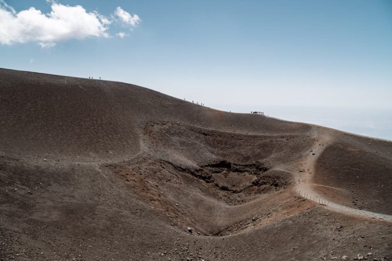 Randonnée en Italie Sicile volcan Etna Akaoka