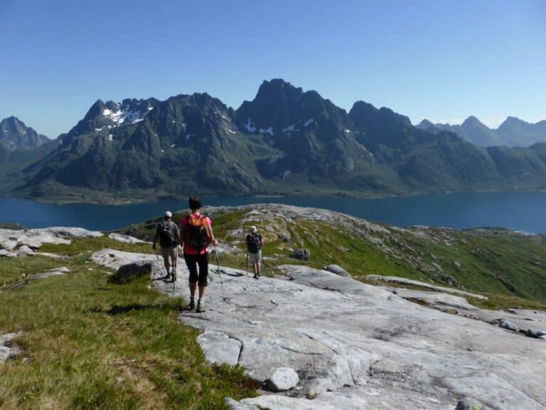 Fjords des îles Lofoten : Randonnée en famille dans le sud de la Norvège