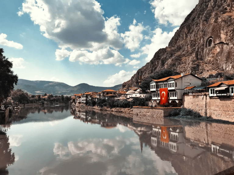 Randonnées Turquie dans Petits villages au pied de la montagne