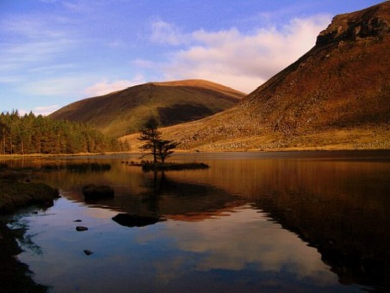 Tour de l'Irlande : Coucher du soleil sur un lac