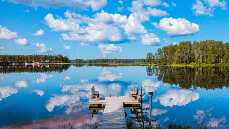 Paysage Finlande, Moment paisible et calme au cœur du parc à Hossa reflet sur l'eau