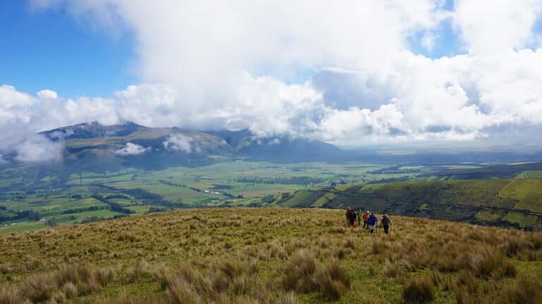 Randonnée en Equateur sur une vallée verdoyante Akaoka