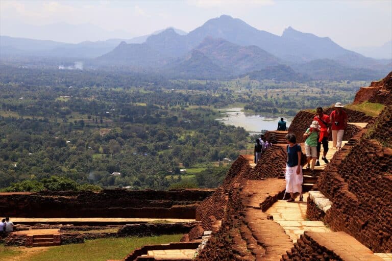 Trek au Sri Lanka sur le site archéologique de Sigiriya Akaoka