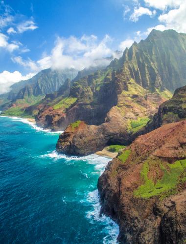 Randonnée à Hawaï sur des falaises en bord de mer Akaoka