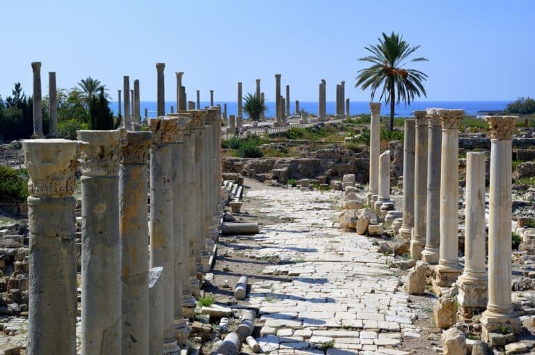 Trek Liban arc de triomphe à Tyr Akaoka