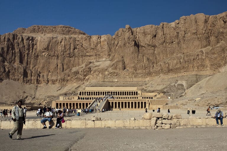 Voyage Egypte vallée des rois à Thèbes Akaoka