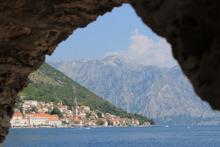 Randonnée Monténégro village de Kotor Akaoka