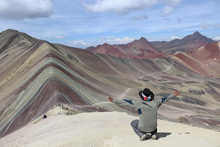 Trek au Pérou sur la montagne aux sept couleurs Vinicunca Akaoka