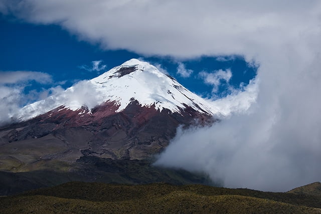 Trekking Equateur en route pour l'ascension du volcan enneigé Chimborazo Akaoka