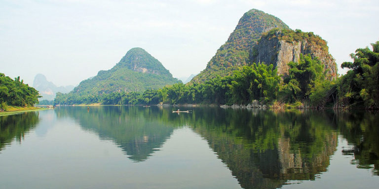 Voyage en Chine chez les Minorités du Guizhou Circuit : lac et montagnes Akaoka