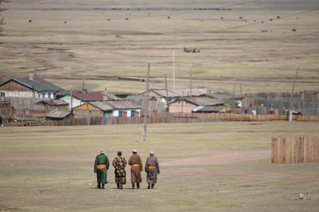 Trek en Mongolie et visite d'un village Akaoka