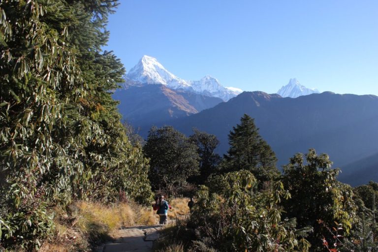 Trek au Népal sur le massif montagneux de l'Himalaya Annapurna Akaoka