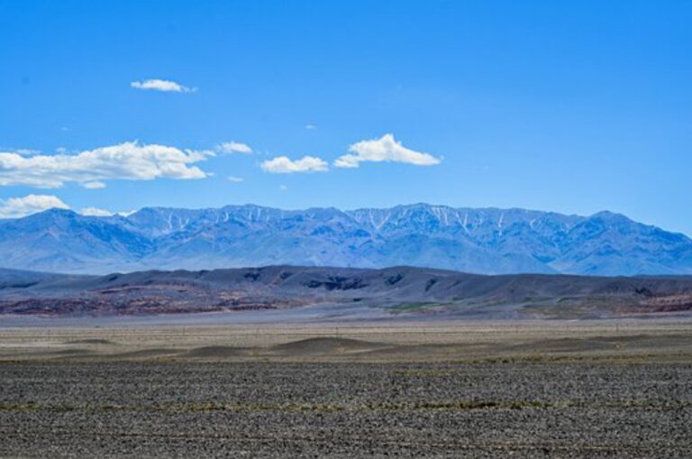 Trek en Mongolie à Altaï : un paysage riche en montagne Akaoka