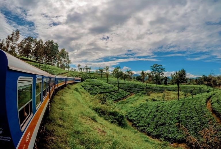 Voyage au Sri Lanka et découverte des paysages de Haputale en train Akaoka