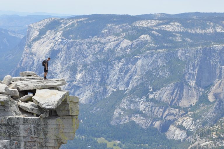 Trekking aux Etats-Unis au sommet d'un massif montagneux de la côte ouest Akaoka