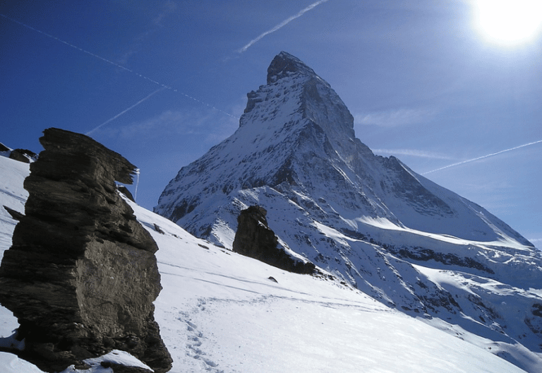 Belle vue d'un sommet de montagne,Chamonix Zermatt randonnée glaciaire